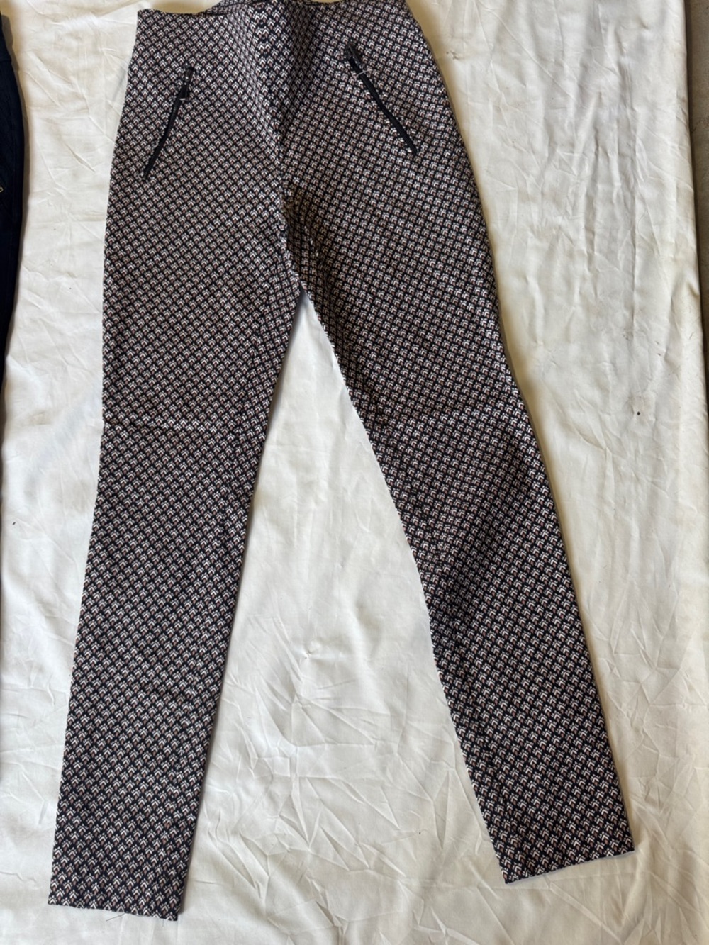 Kenar Black & White Geometric Slim Men’s Pants